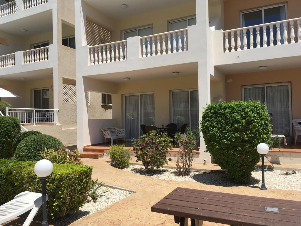 Diana Gardens Lägenhet Paphos Exteriör bild